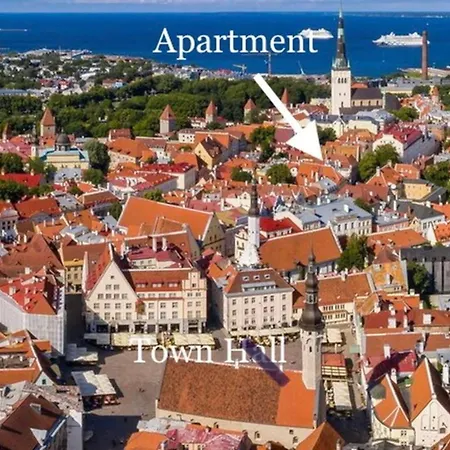 A Lovely At The Heart Of Old Town Apartment *
